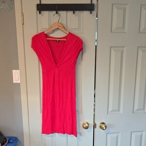 ❤️ Elegant Red V-Neck Dress